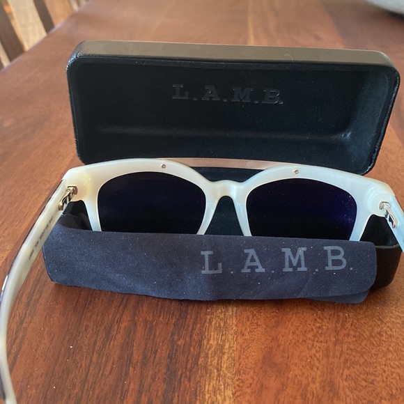 Gwen Stefani’s new collection of eyeware L. A. M. B. - Picture 4 of 5